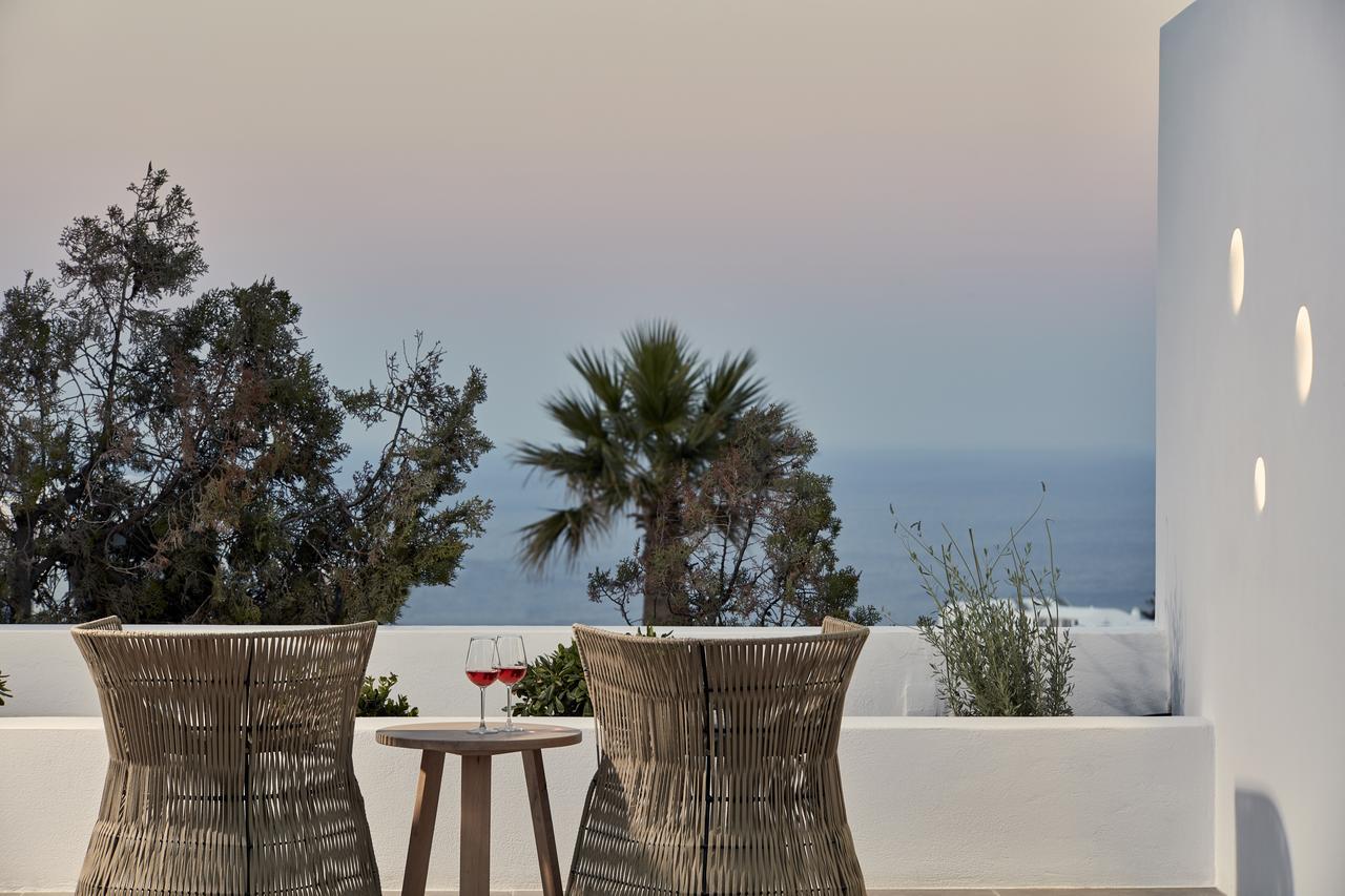 Callia Retreat Suites - Adults Only Fira  Exteriér fotografie